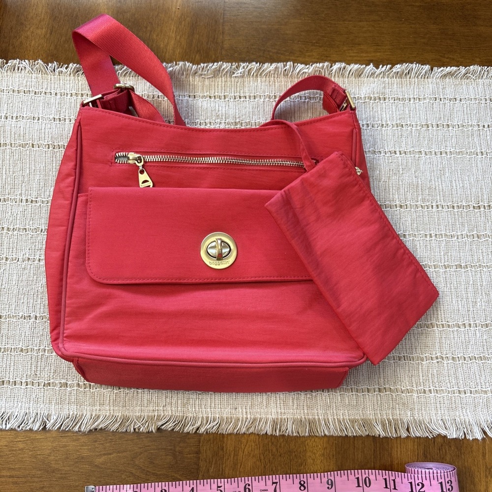 Baggallini Antalya Top-Zip w / Detachable Wristlet Bag Purse